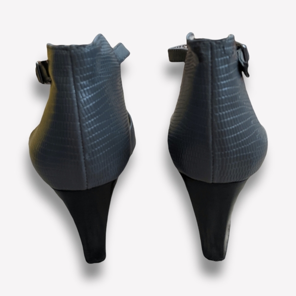 Moda Spana Charcoal Wedge Heels, 6 1/2 M - Picture 7 of 10